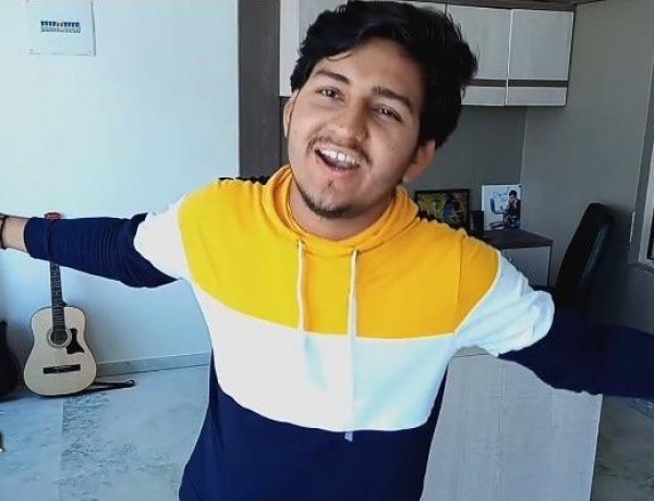 कोरोना से जूझ रहे विश्व को कलाकारों ने दिया अपना सहयोग, भारत से मुकेश ऑफिसियल की क्लिप का सेलेक्शन