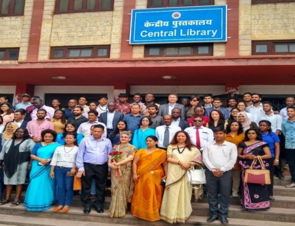 फाइव ईयर लॉ कॉलेज में पार्लियामेंट्री इन्टरर्शिप कार्यक्रम आयोजित  विदेशी संसदीय अधिकारियों एवं लोक सभा के अधिकारियों ने लिया भाग