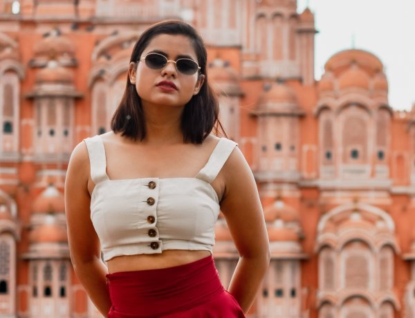 कवर सॉन्ग "चाँद से पर्दा कीजिए" में नजर आएँगी मिस दीवा राजस्थान अदिति शर्मा