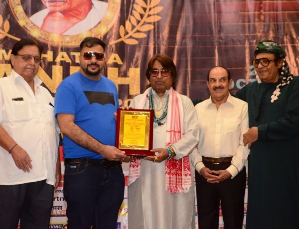बॉलीवुड में नए लोगों को अवसर देना चाहते हैं अक्षय हरियानी
