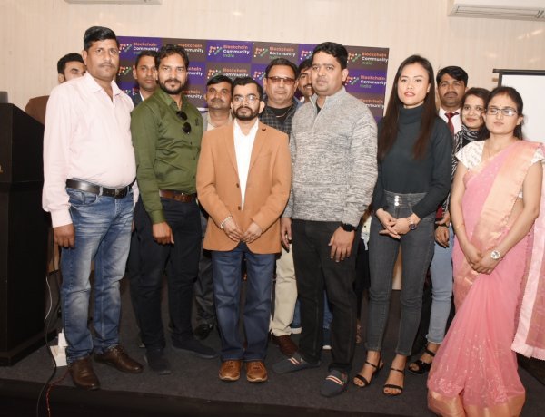 ब्लॉकचेन कम्युनिटी इंडिया ने केक काटकर सेलिब्रेट किया फाउंडेशन डे