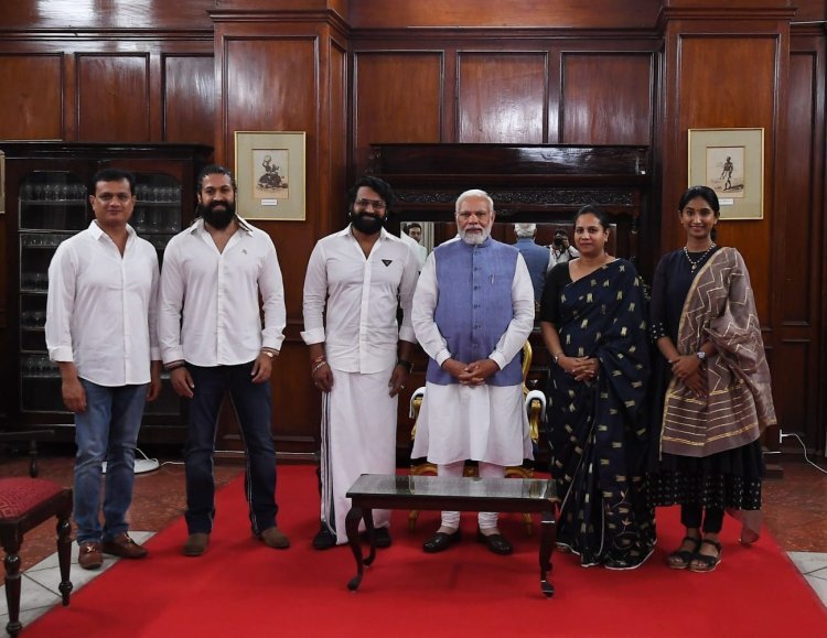 केजीएफ स्टार यश और कांतारा एक्टर ऋषभ शेट्टी के साथ होम्बले की टीम ने की प्रधानमंत्री नरेंद्र मोदी से खास मुलाकात