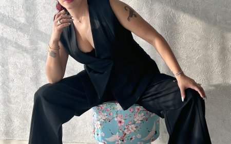 'पॉप क्वीन' लग रही नेहा भसीन ने पिक हेयर स्टाइल में मचाई सनसनी