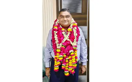 धूमधाम से मनाया आगरा के वरिष्ठ समाजसेवी उद्योगपति डॉ विजय किशोर बंसल का जन्मदिन, देश विदेश से शुभकामनाओं का ताँता