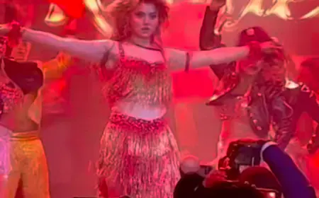 तमन्ना भाटिया से दो कदम आगे निकली उर्वशी रौतेला