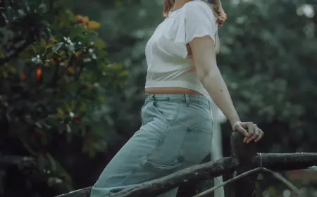 केरल के मुन्नार में छुट्टियों का मज़ा लेती अभिनेत्री रोजलिन खान   