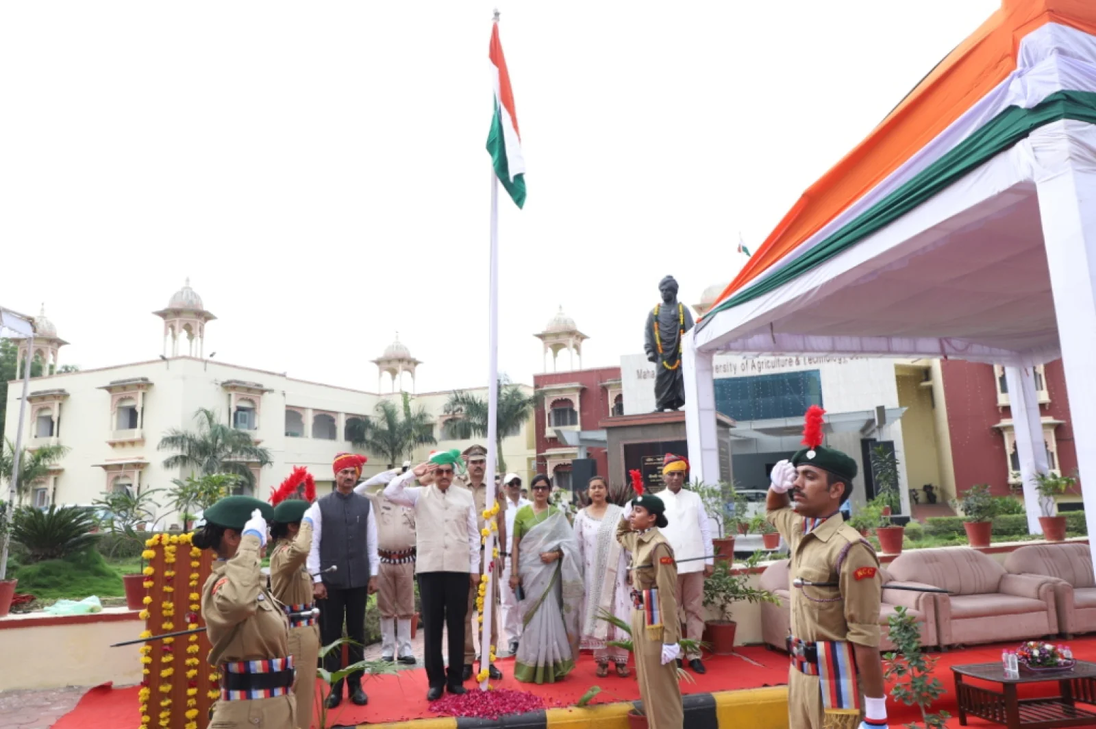 कुलगुरु ने एमपीयूएटी में फहराया तिरंगा, सतत विकास पर जोर