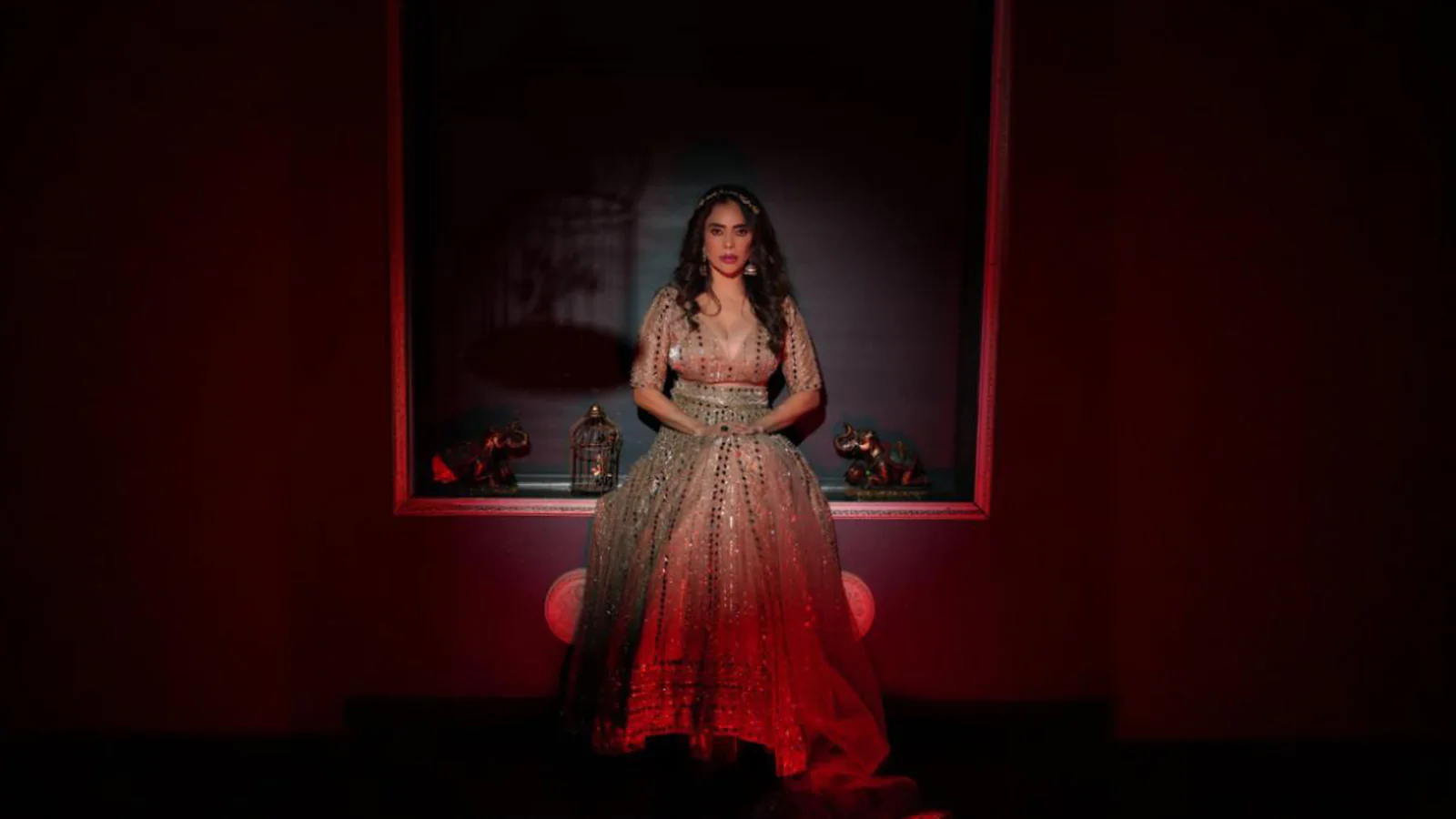 गोल्डन लुक में चमकीं निकिता रावल, बताया 'चमकदार' महसूस कर रही हैं