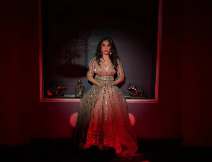 गोल्डन लुक में चमकीं निकिता रावल, बताया 'चमकदार' महसूस कर रही हैं